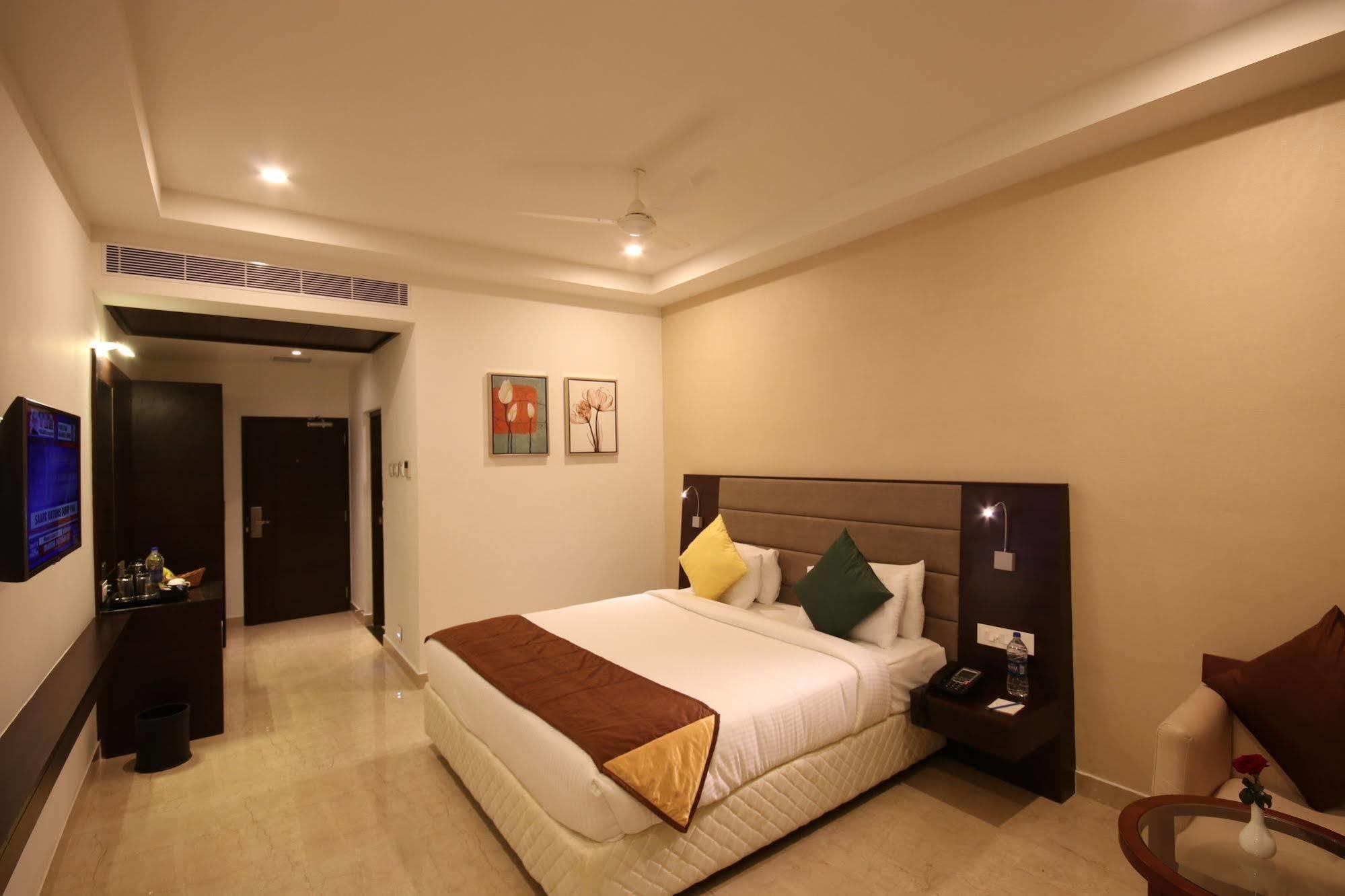 Khanna Fiesta Vellore Exterior foto